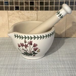 Portmeirion Botanic Garden Mortar & Pestle - 5” W x 3.5” H Mortar + 7” L Pestle